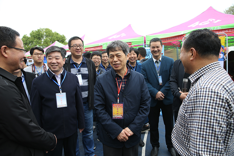 AT8V8533 拷贝.jpg AT8V8533 拷贝.jpg